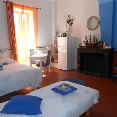 L'Abri Du Vent Bed & Breakfast Fitou Eksteriør bilde